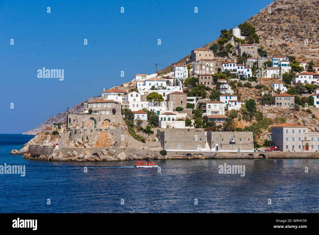 Beautiful Greek landscape of Harbour Hydra Town. Hydra is one of the  Saronic Islands of Greece, located in the Aegean Sea between the Saronic  Gulf and Stock Photo - Alamy, image size:1300x956