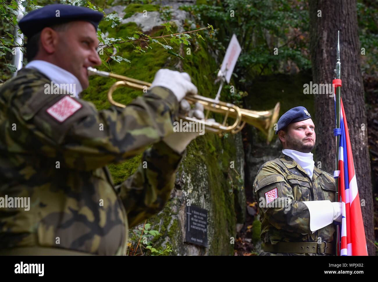 Kuroslepy South Moravia 9th Sep 19 Kuroslepy South Moravia 9th Sep 19 Czech English Soldiers From The Nearby Namest Nad Oslavou Base Today Remembered The Six British Troops Who Died In A