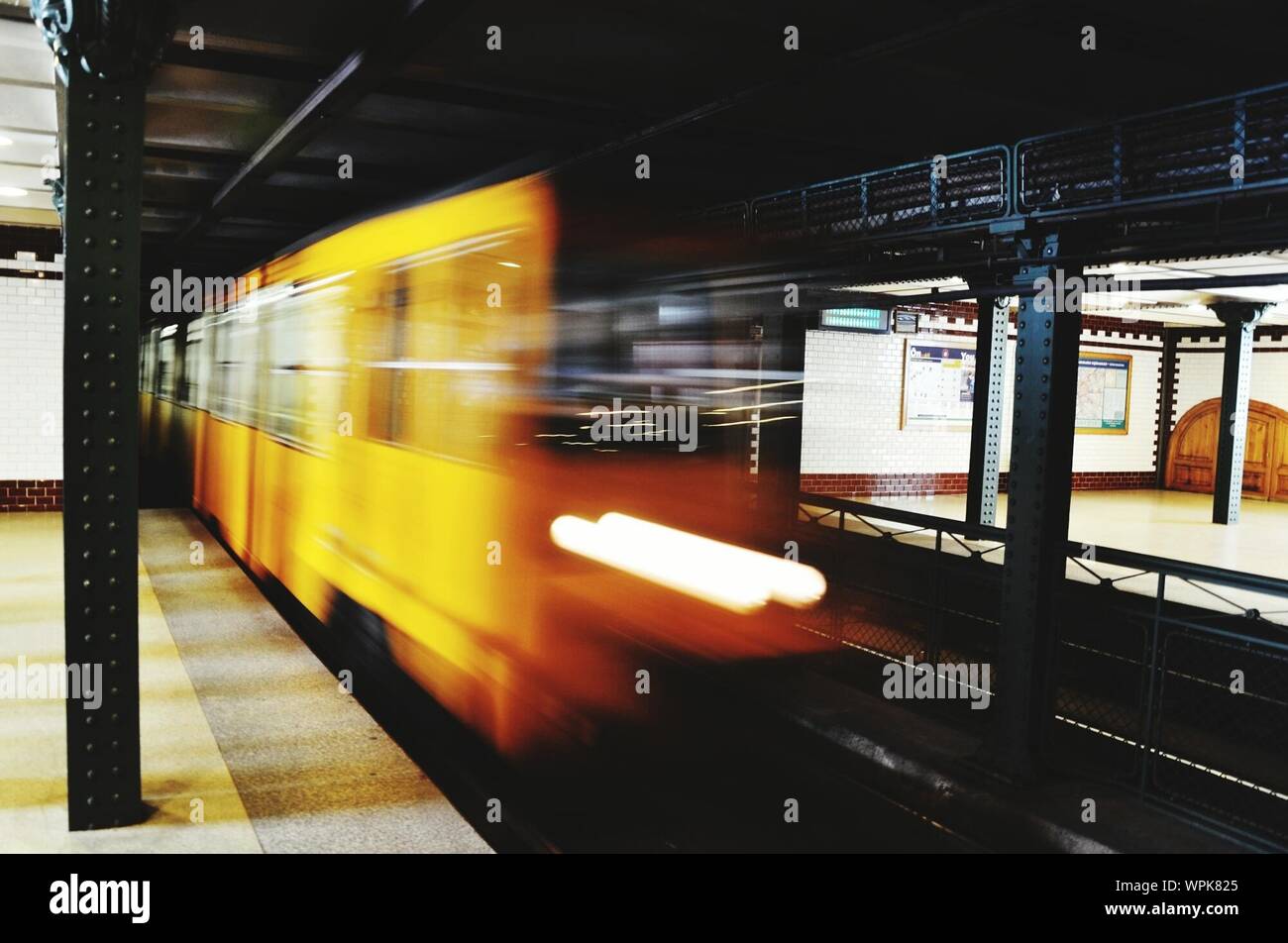 Coming train hires stock photography and images Alamy