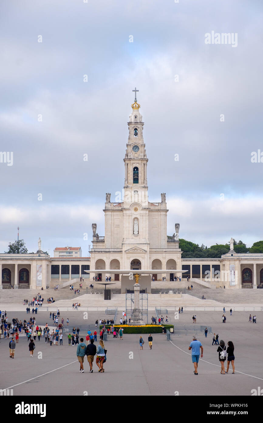 fatima-portugal-august-31-2019-pilgrims-and-tourists-visit-the