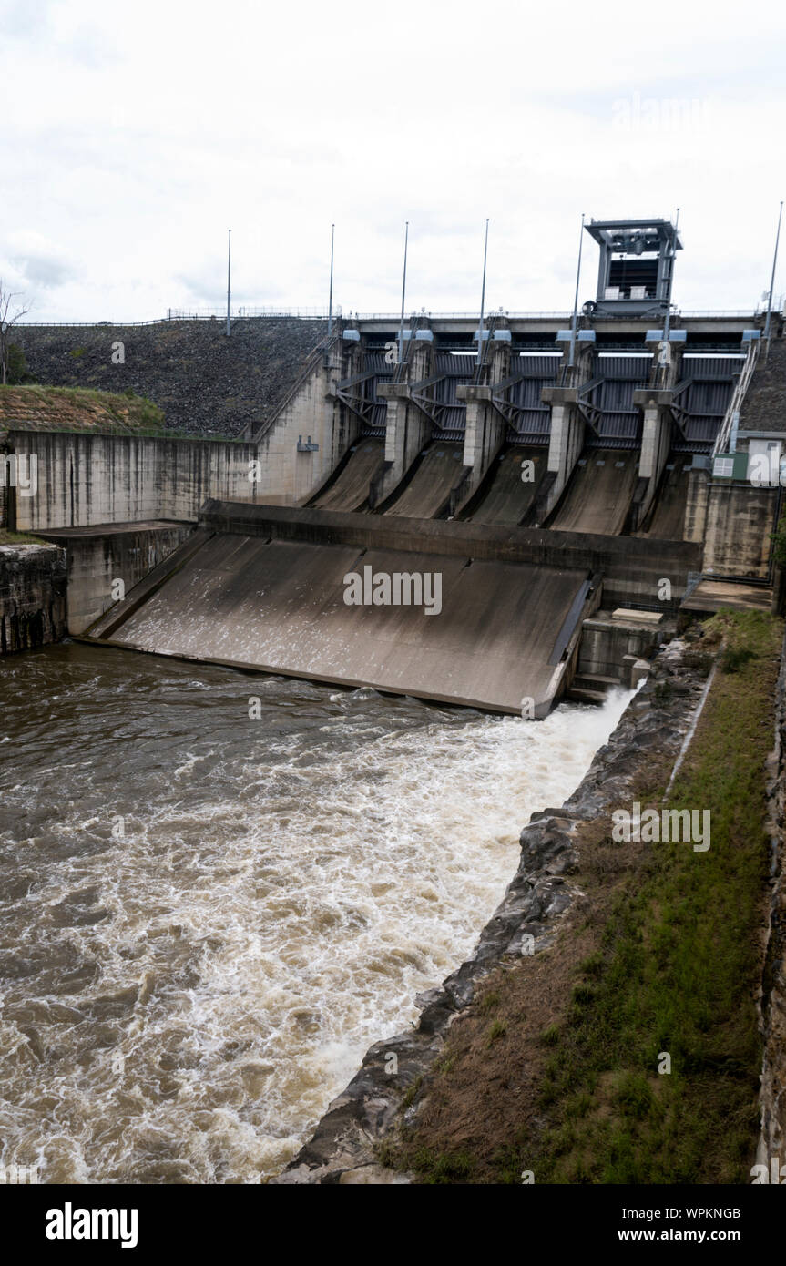 Wivenhoe dam hires stock photography and images Alamy