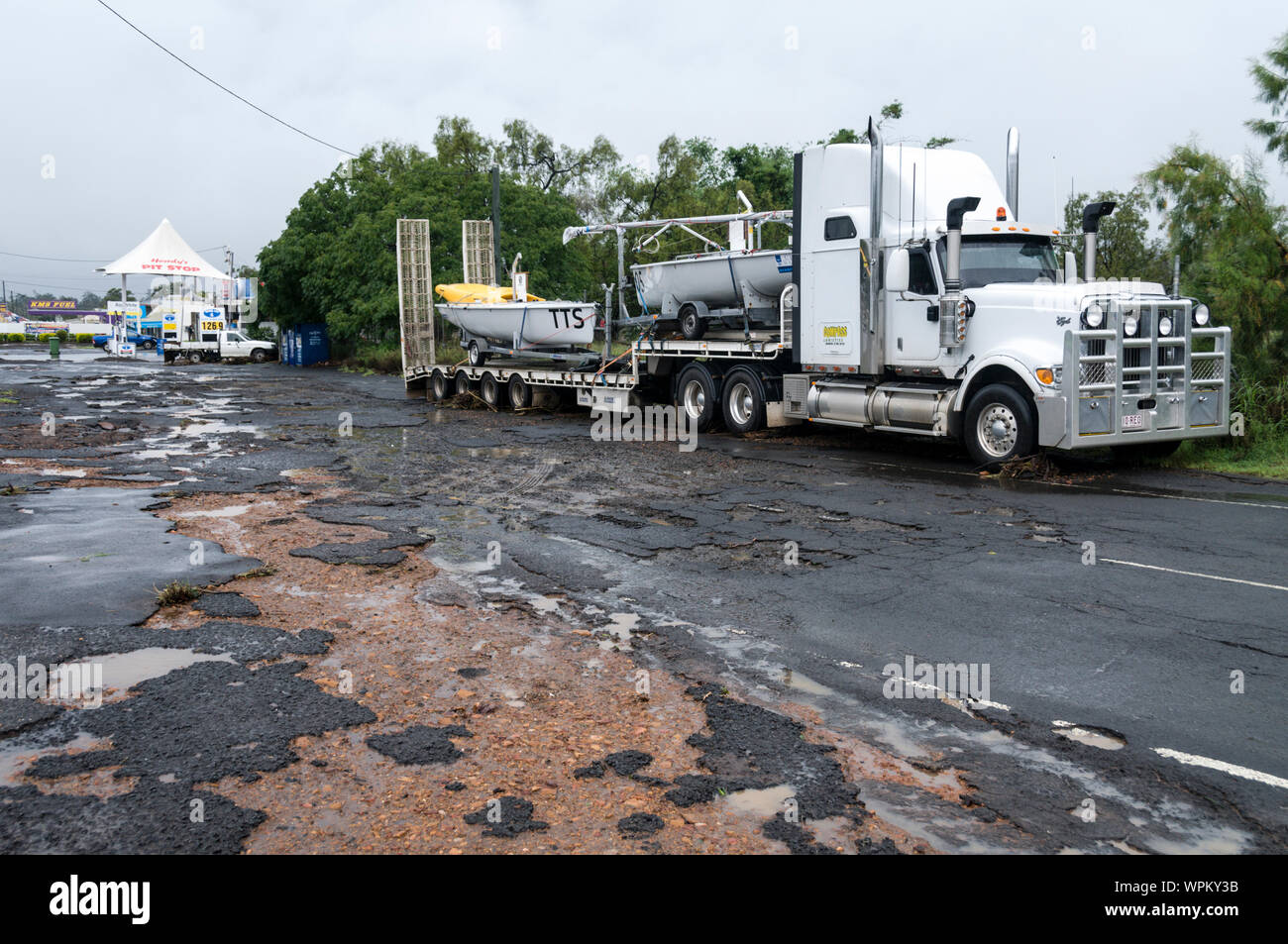 Large road train lorry truck hi-res stock photography and images - Alamy