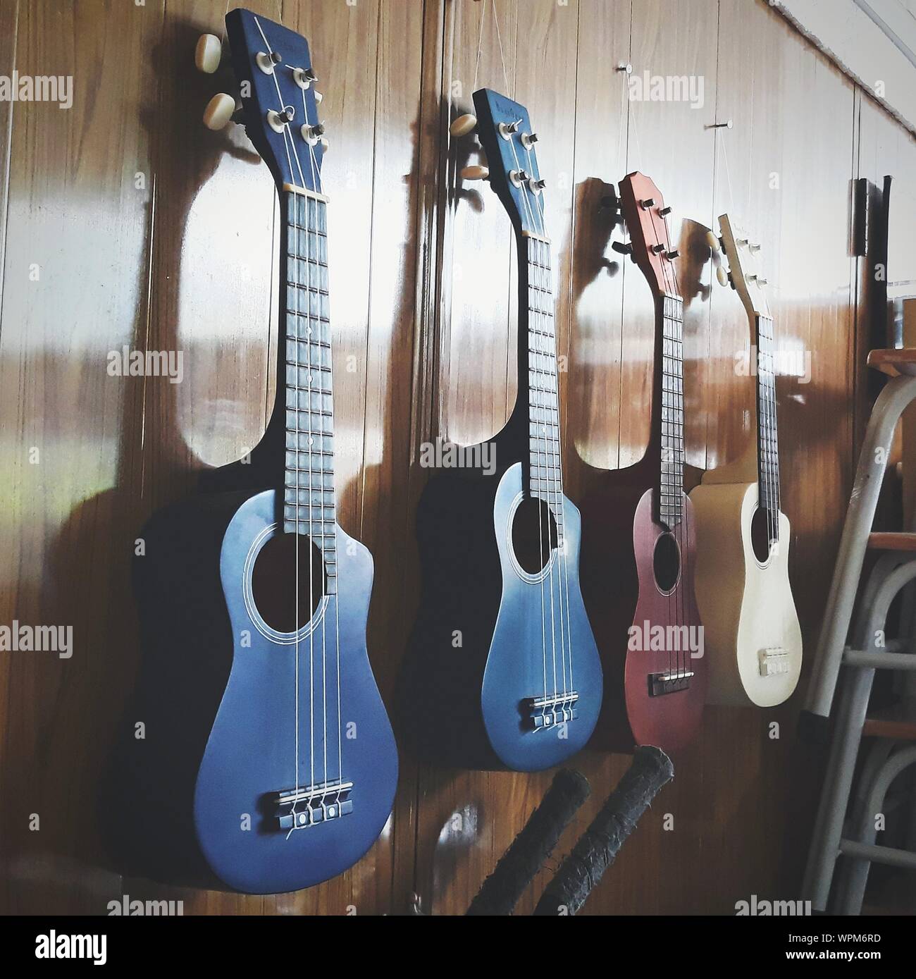 Hanging guitars hires stock photography and images Alamy