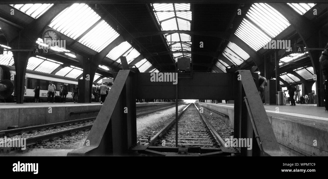 Railroad dead end Black and White Stock Photos & Images Alamy