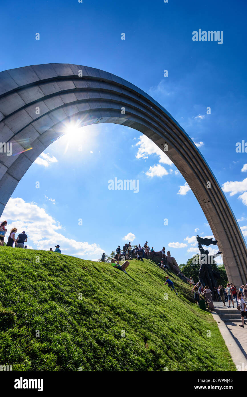 Kiev, Kyiv People's Friendship Arch (Friendship of Nations Monument
