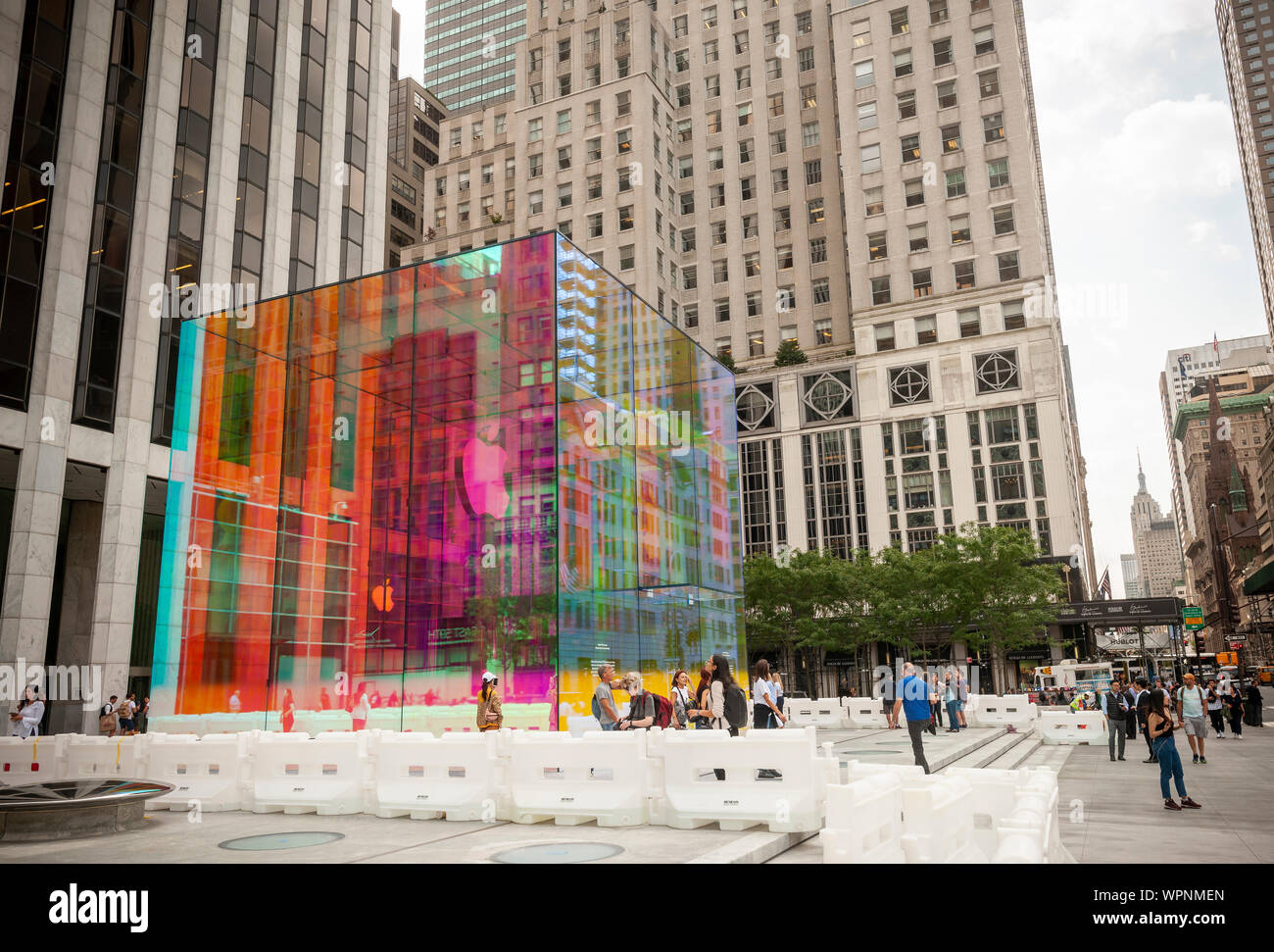 the Cube - Apple Store in fifth avenue and 59th street, by the