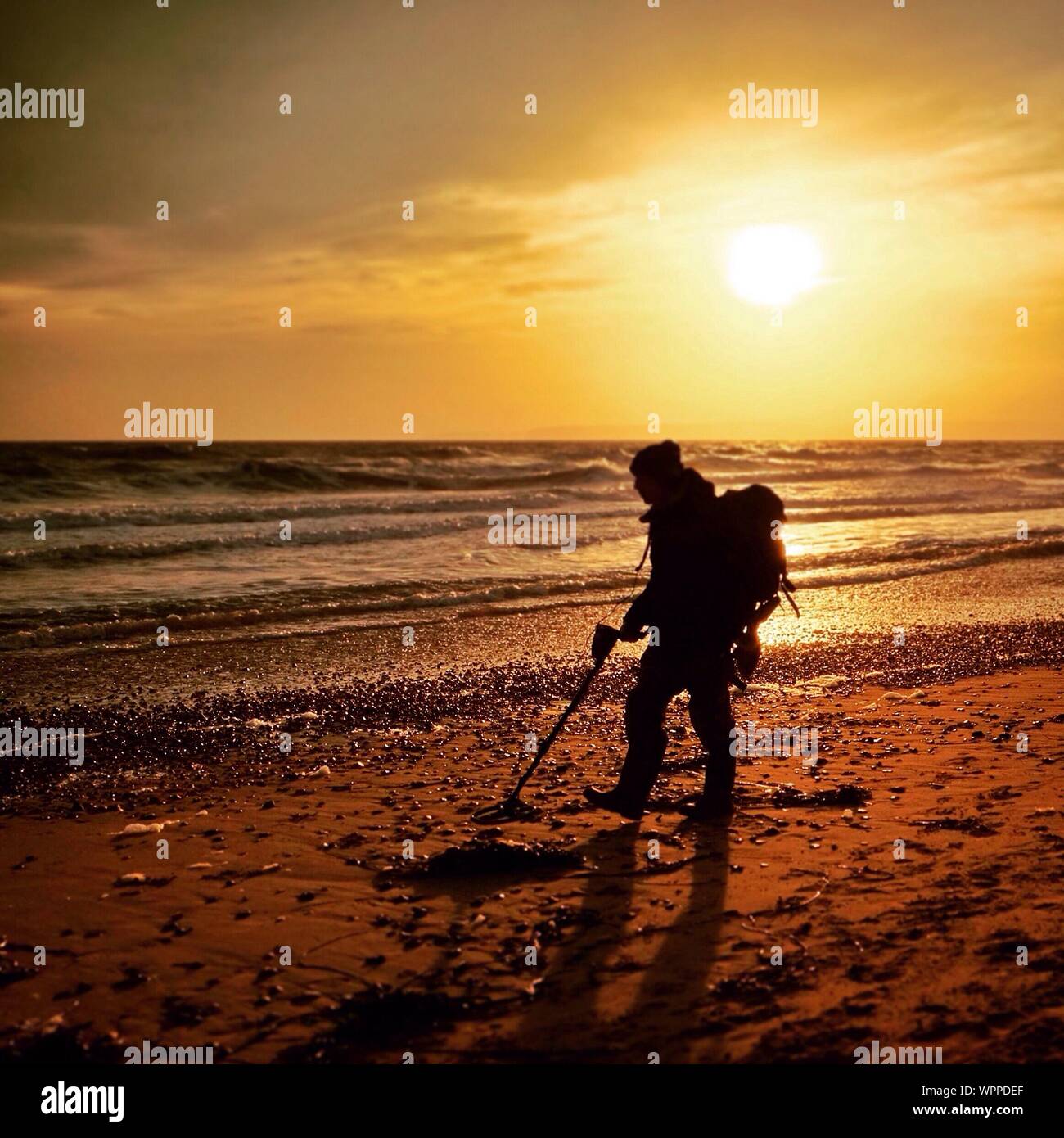 Hiker silhouette sunset hi-res stock photography and images - Alamy