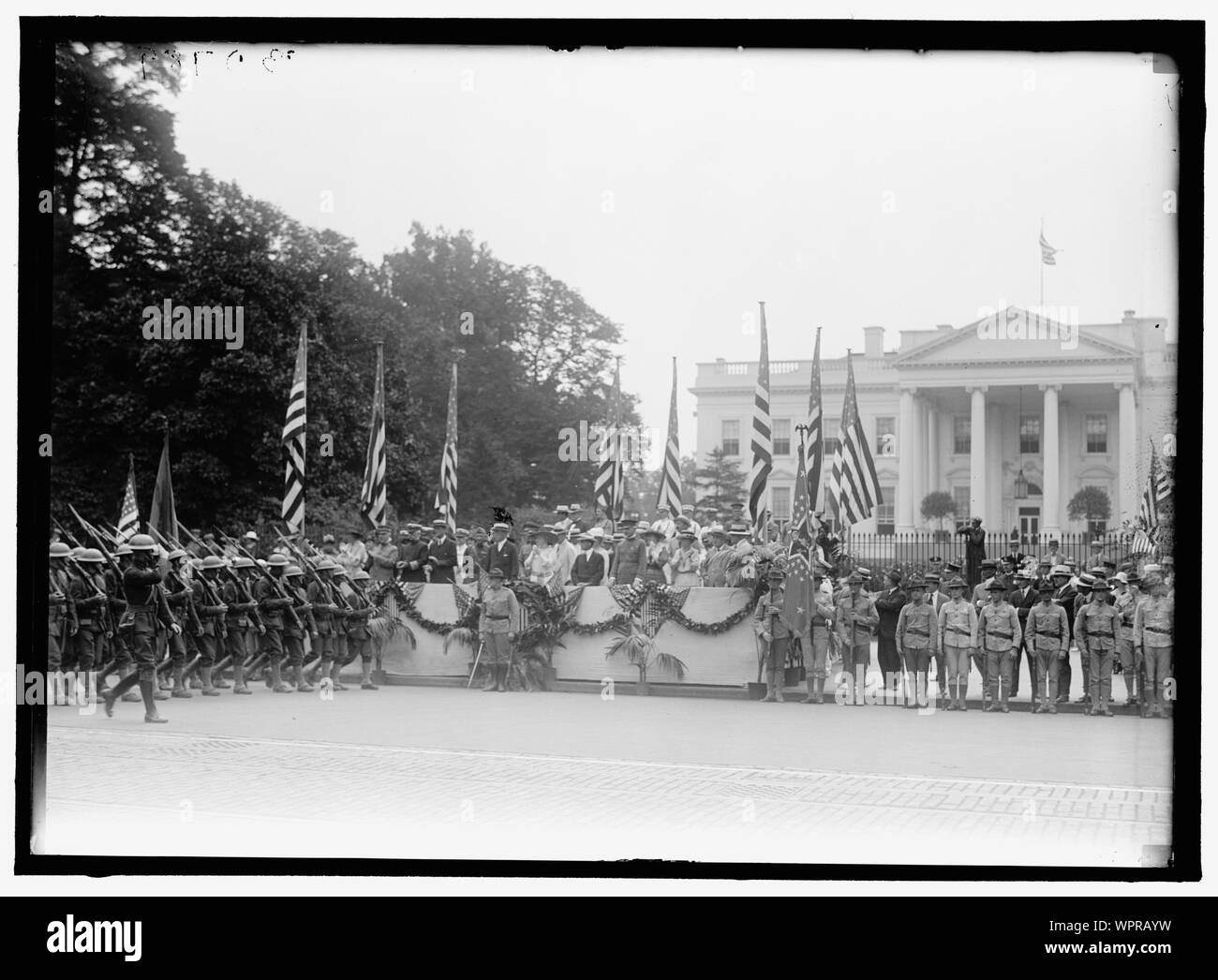 MARINE CORPS, U.S.N. MARINES PARADE Stock Photo - Alamy