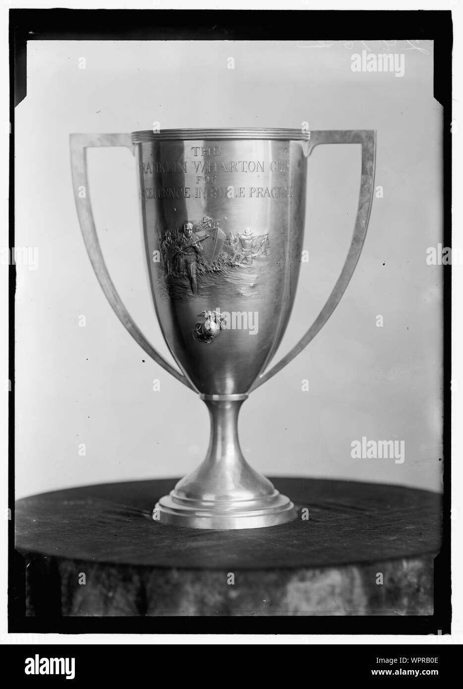 MARINE CORPS, U.S.N. THE FRANKLIN WHARTON CUP FOR EXCELLENCE IN RIFLE PRACTICE Stock Photo