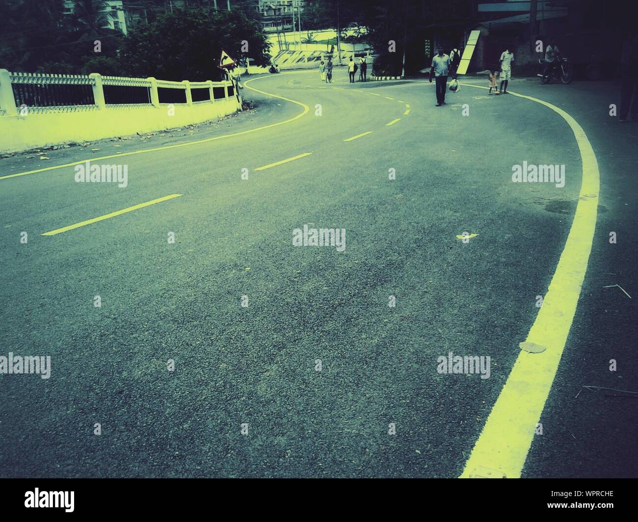 Empty people hi-res stock photography and images - Alamy