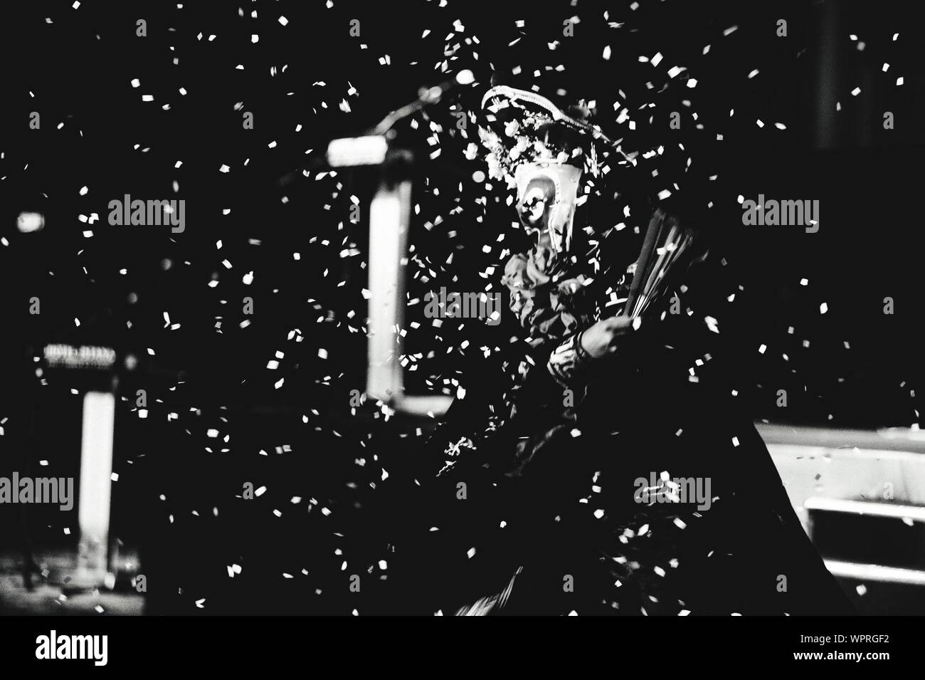 Real confetti hi-res stock photography and images - Alamy