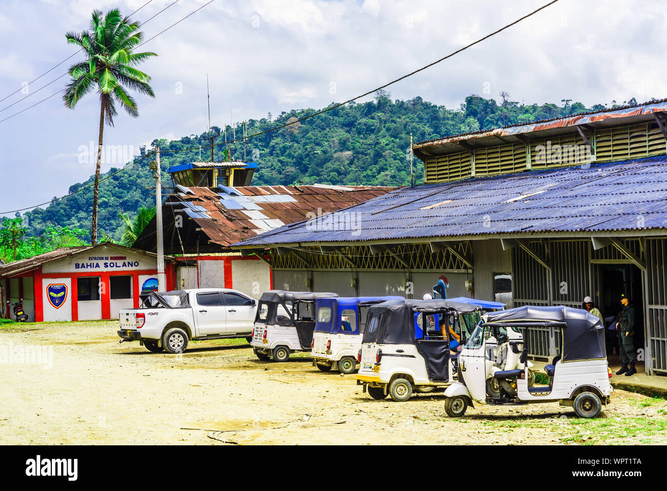 Airplane airport colombia hi-res stock photography and images - Alamy