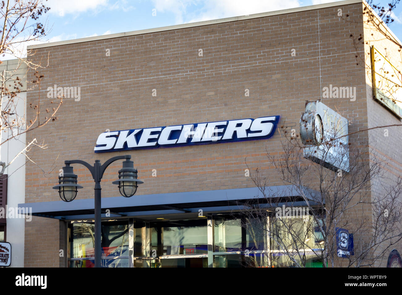 Skechers outlet cheap los angeles
