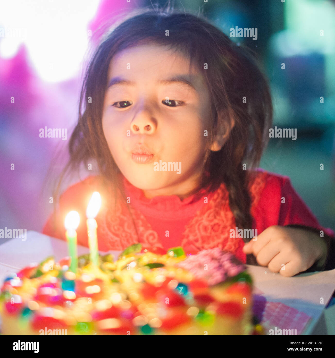 Happy birthday cake candle hires stock photography and images Alamy