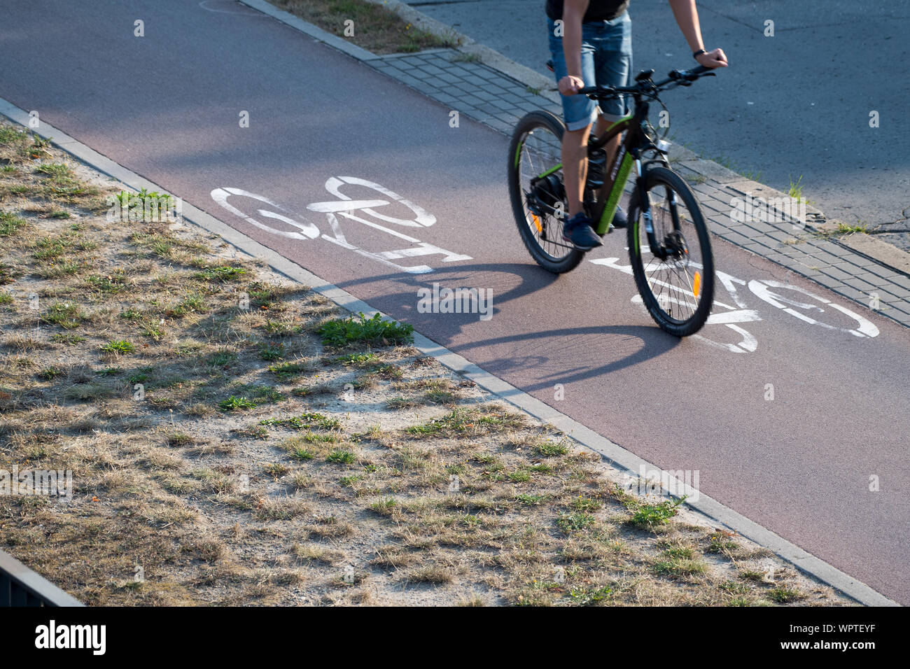 Cycling infrastructure hires stock photography and images Alamy