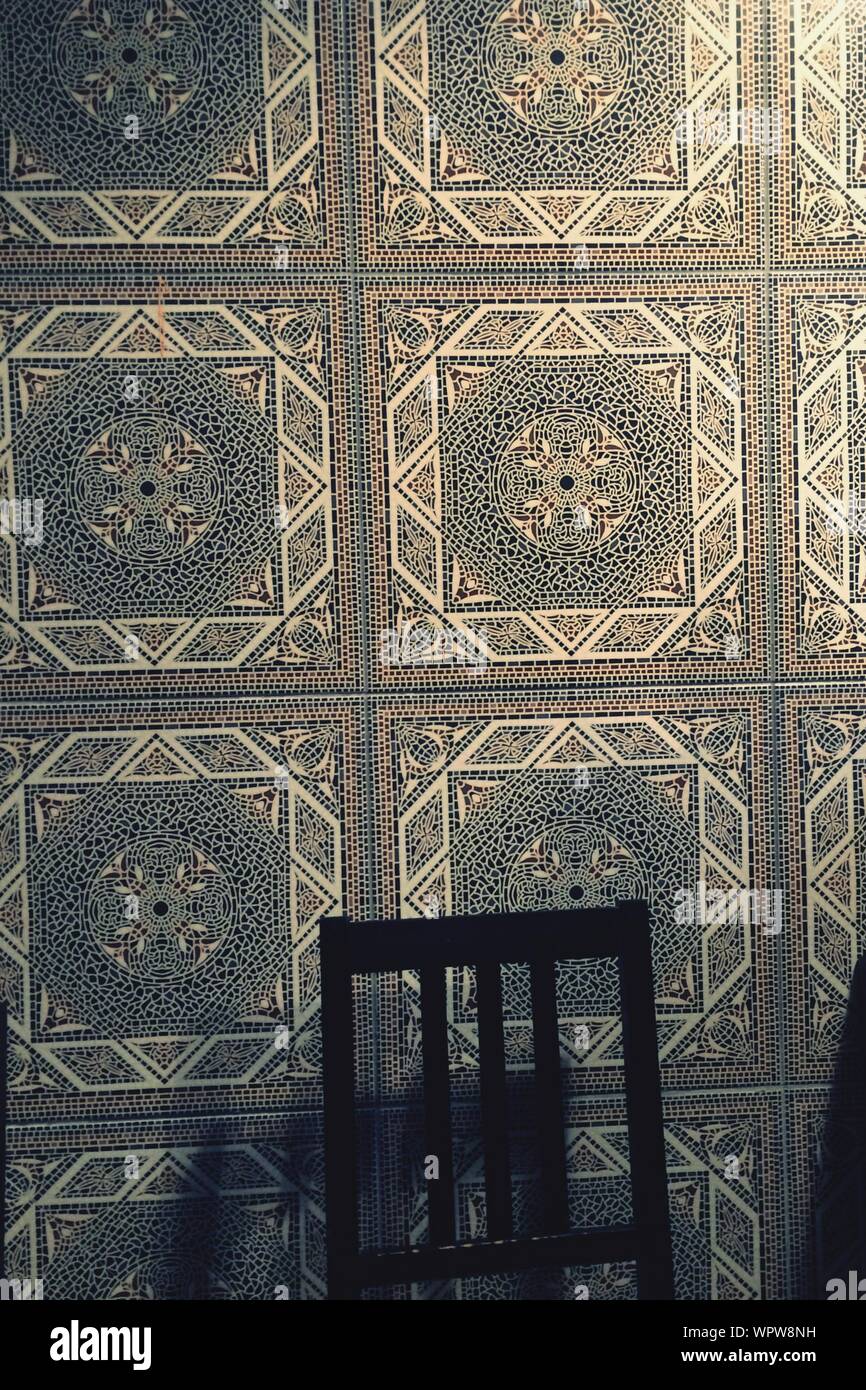 Ornate chair hi-res stock photography and images - Alamy