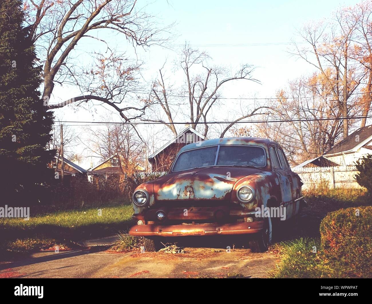Car abandoned hi-res stock photography and images - Alamy