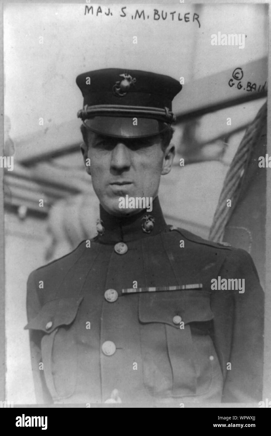 Major Smedley D. Butler, half-length portrait, standing, facing left in USMC uniform Stock Photo