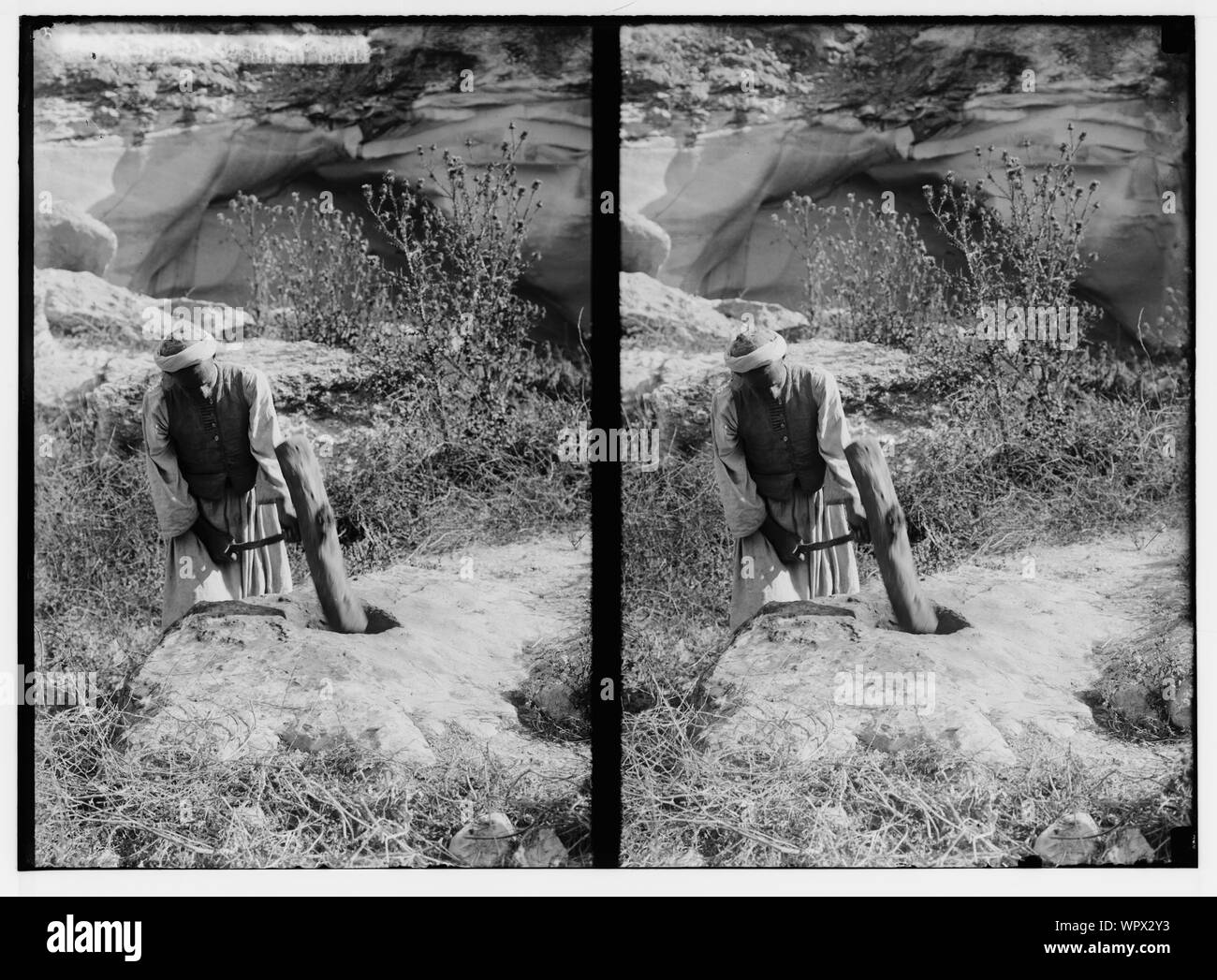 Making gunpowder at Beit Jibrin. Mixing the gunpowder Stock Photo Alamy