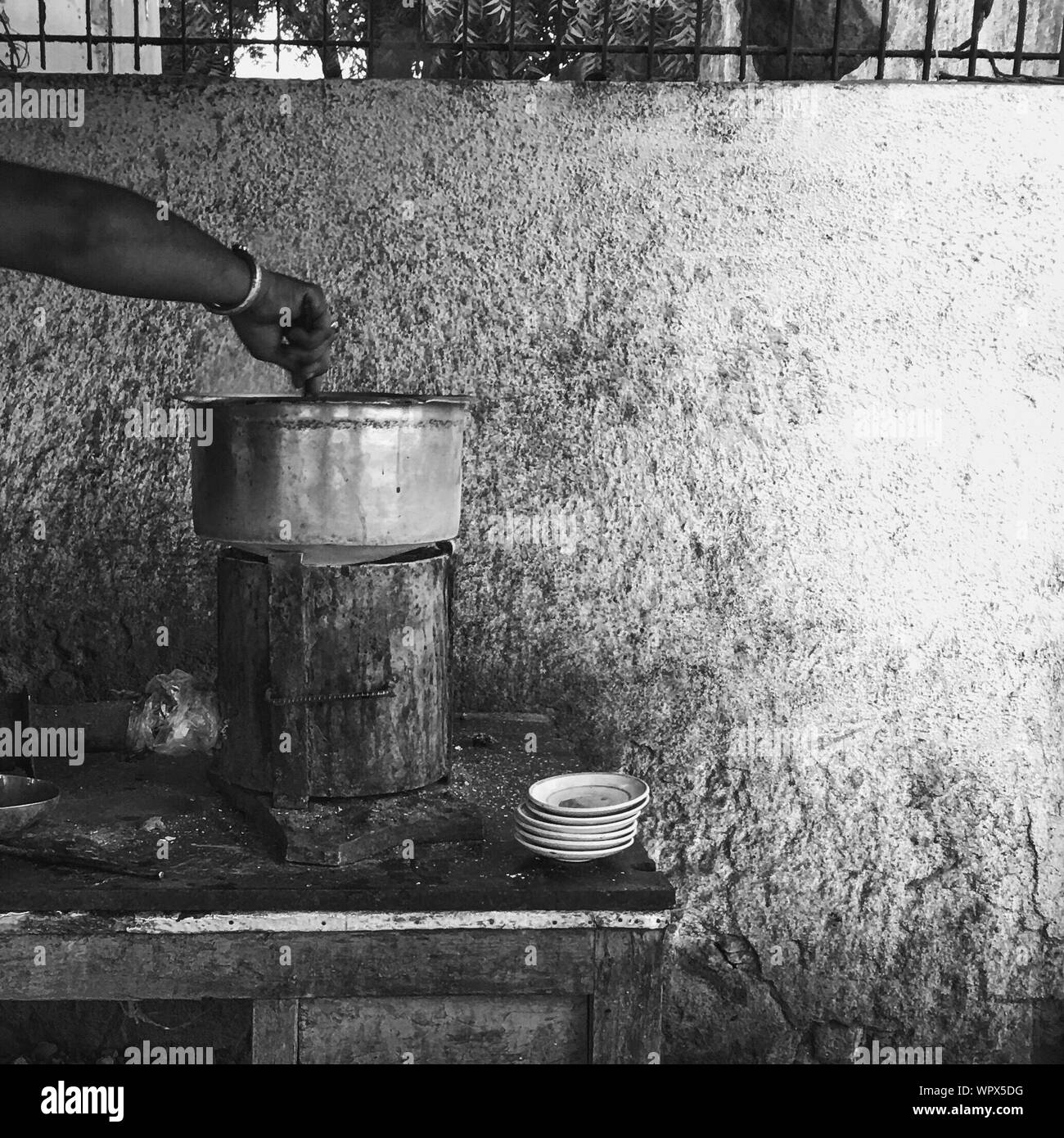 Burning wood hires stock photography and images Alamy