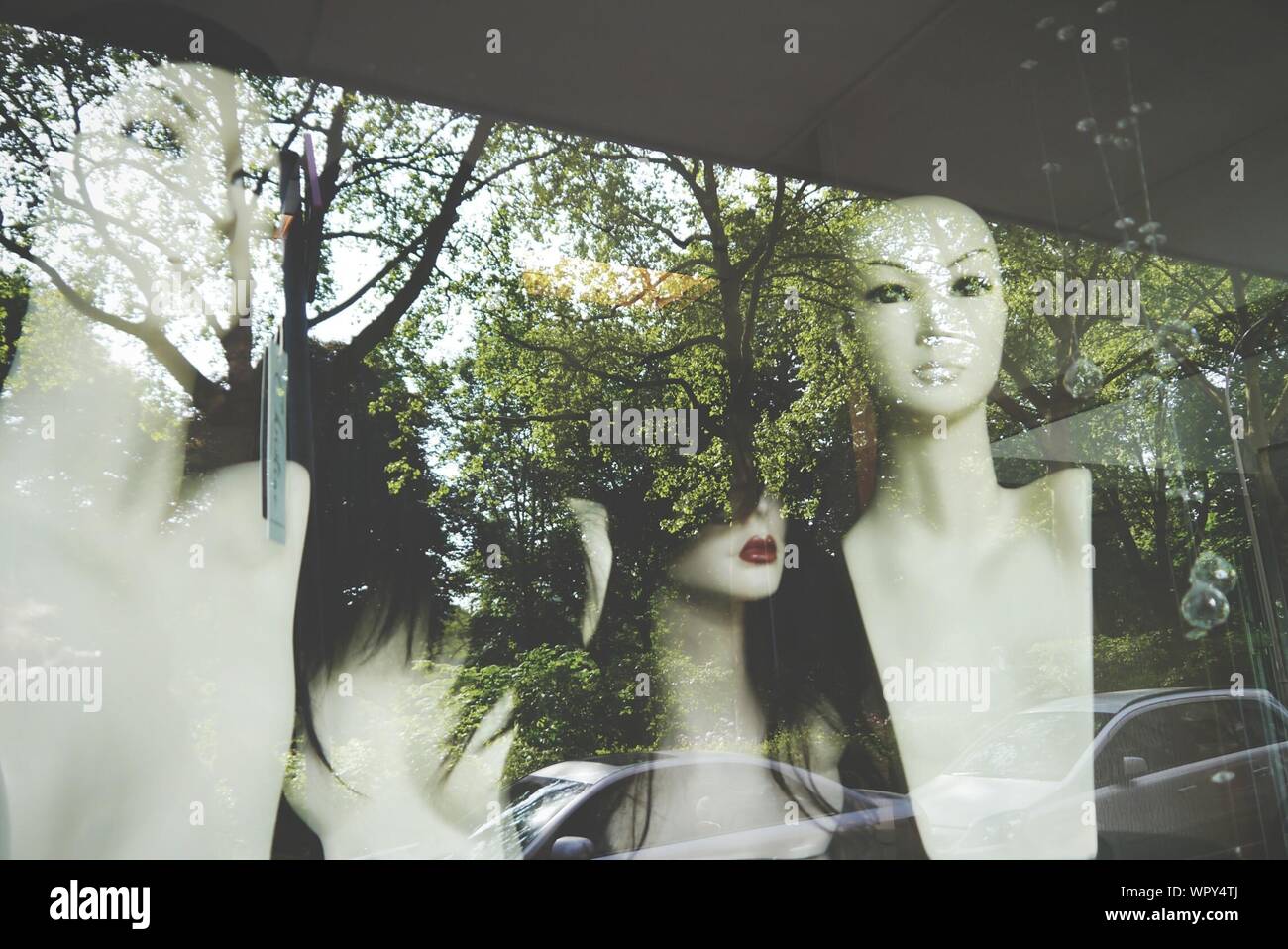 Mannequins in window display hires stock photography and images Alamy