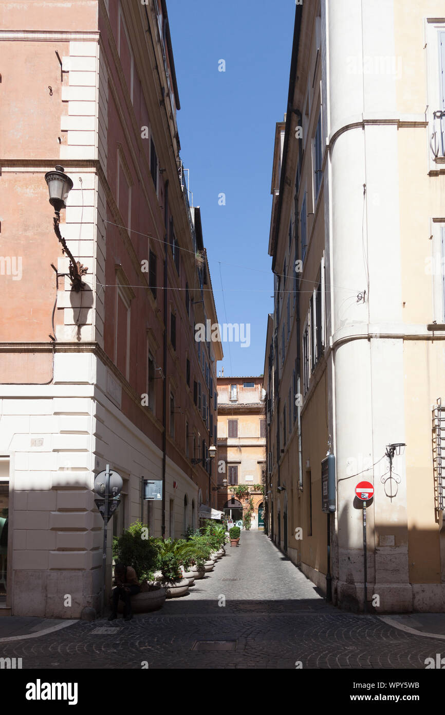 Alleyway off major street, Rome, Italy Stock Photo