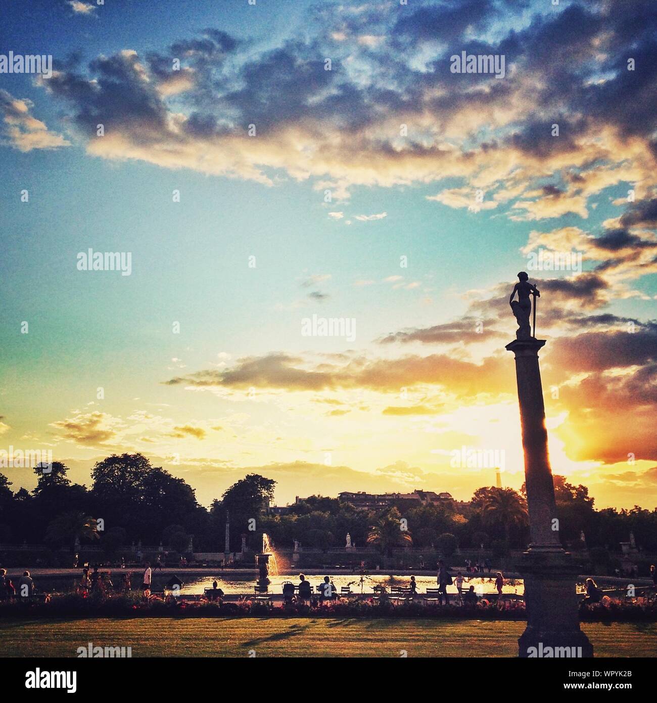 Jardin du luxembourg sculpture hires stock photography and images Alamy