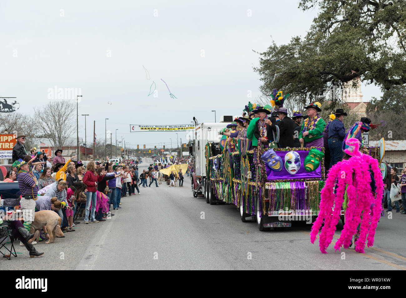 mardi gras in bandera texas
