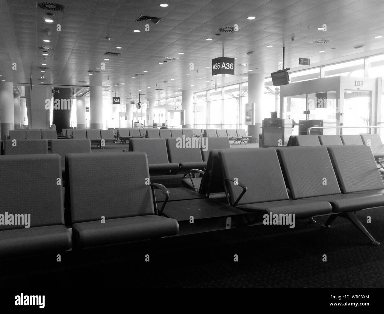 Empty waiting hi-res stock photography and images - Alamy