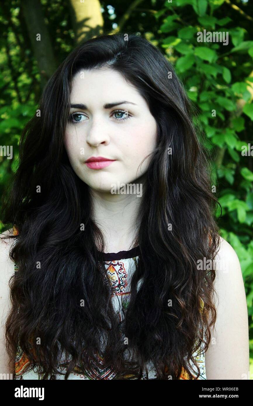Long and beautiful black hair hi-res stock photography and images - Alamy