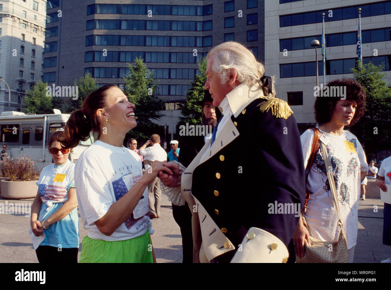 Marilyn Quayle poses with actors at Race for the Cure on Pennsylvania Avenue, Washington, D.C. in 1990 Stock Photo