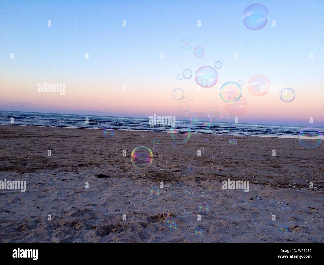 Bubbles at the beach hires stock photography and images Alamy