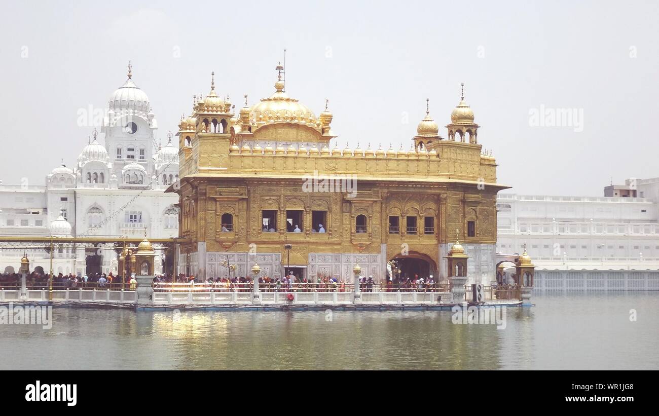 People at golden temple hi-res stock photography and images - Alamy