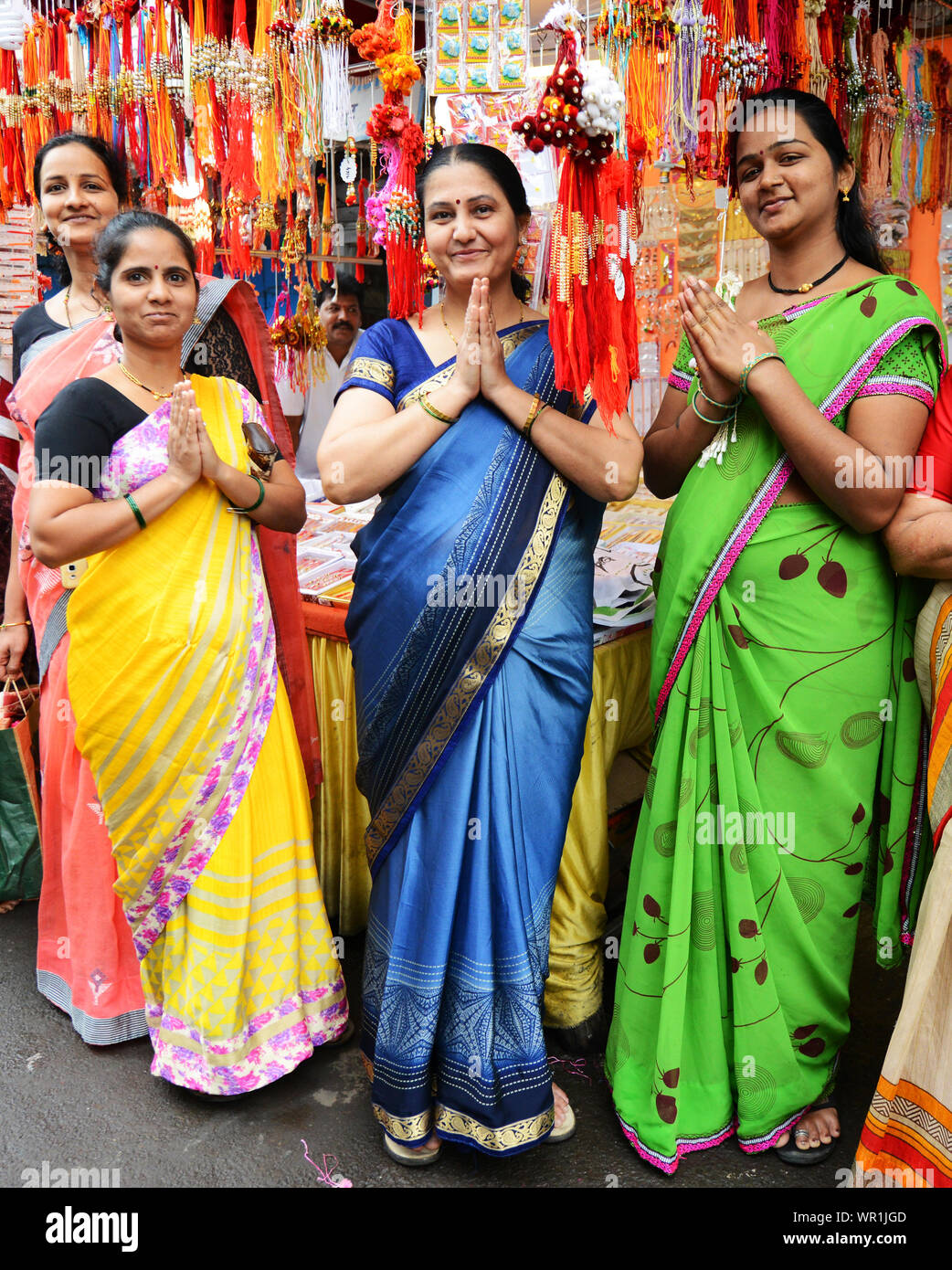 Gorgeous Velvet Saree Looks On Marathi Brides! | WedMeGood