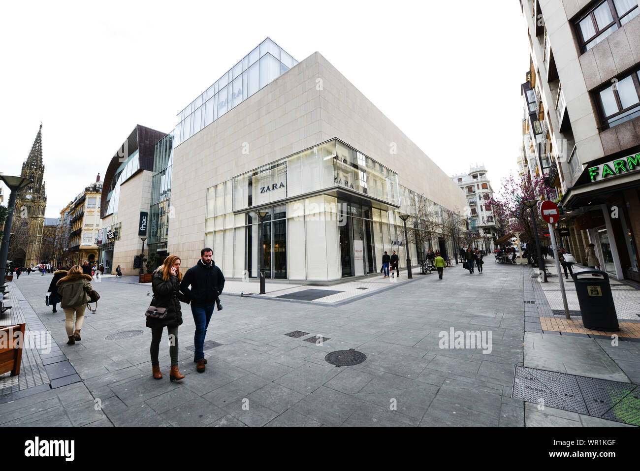 Zara Shop Spain High Resolution Stock Photography and Images - Alamy