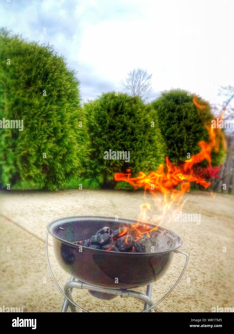 Glowing coal fire hires stock photography and images Alamy