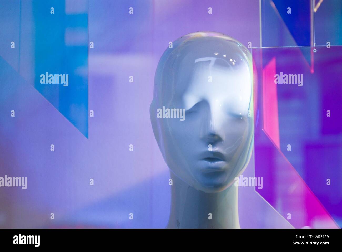 Mannequin head studio shot hires stock photography and images Alamy