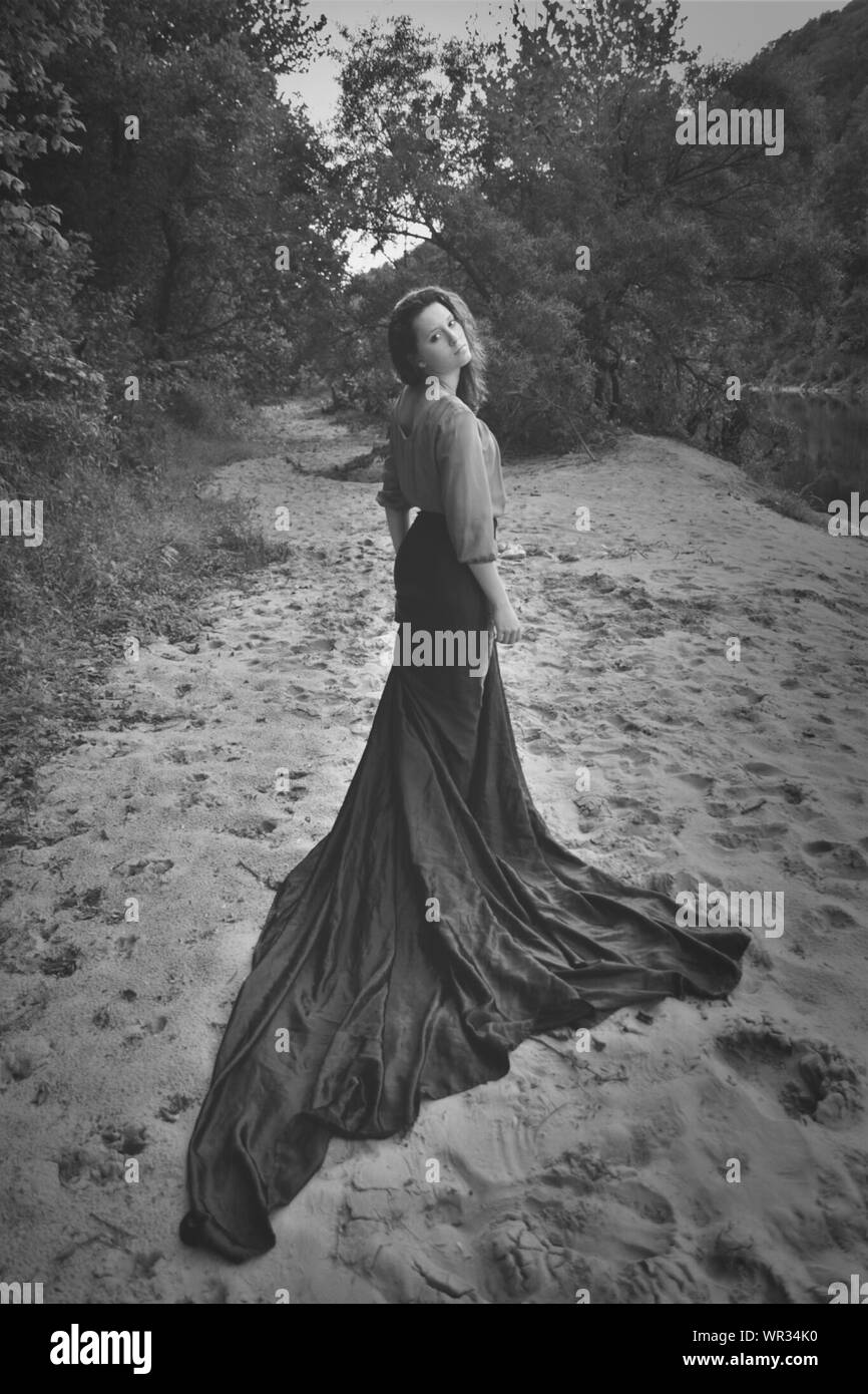 Long dress hi-res stock photography and images - Alamy