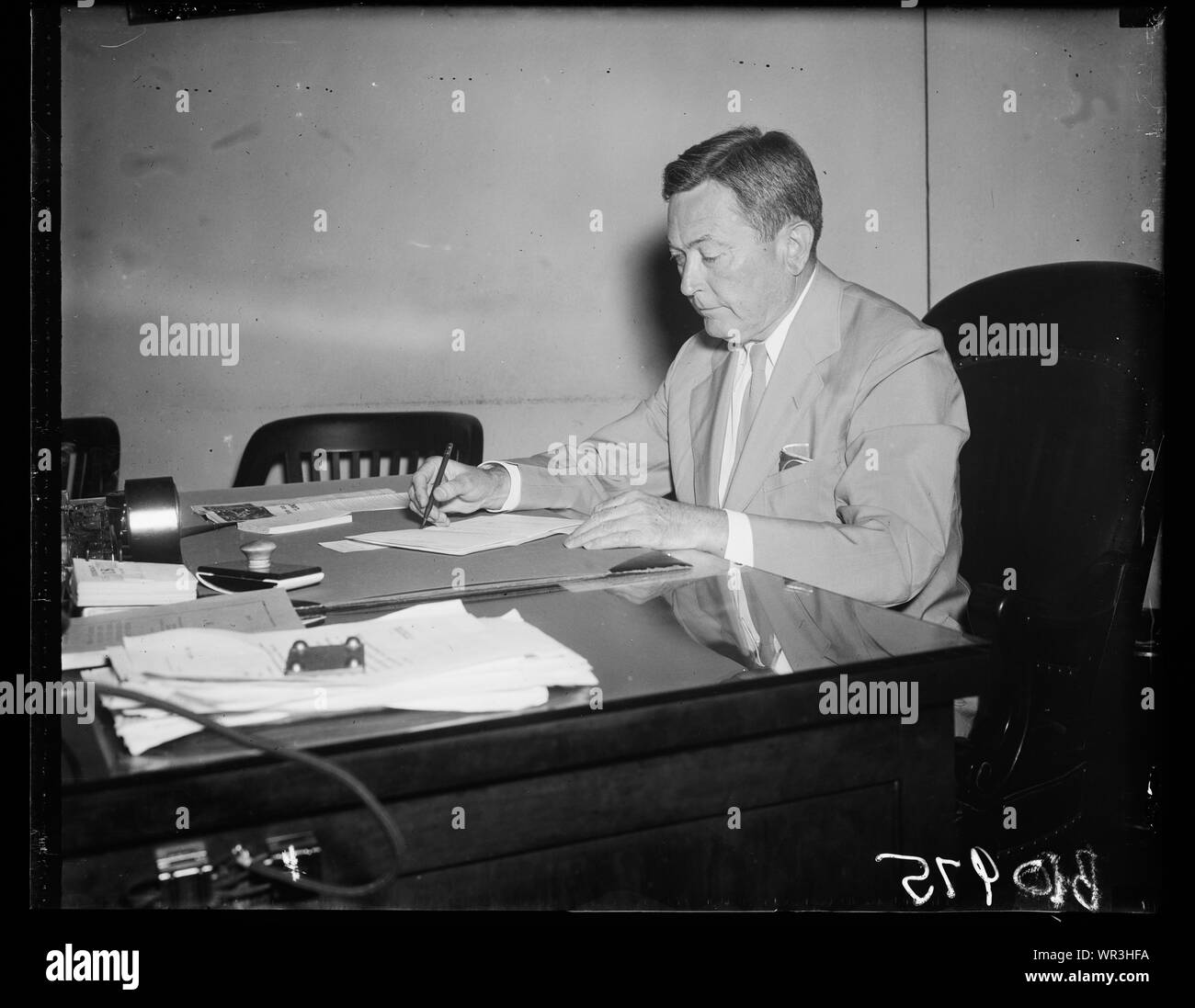 May get post of Comptroller General. Washington, D.C. Aug. 18. Charles M. Galloway, now Counsel of the General Accounting Office, is believed to have the inside track for the post of Comptroller General recently vacated by John R. McCarl, whose 15-year term expired. Galloway, a former newspaperman of Columbia, S.C., was a member of the United States Civil Service Commission 1913-19 under President Woodrow Wilson Stock Photo