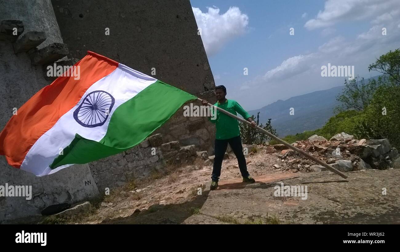 Waving indian flag hi-res stock photography and images - Alamy