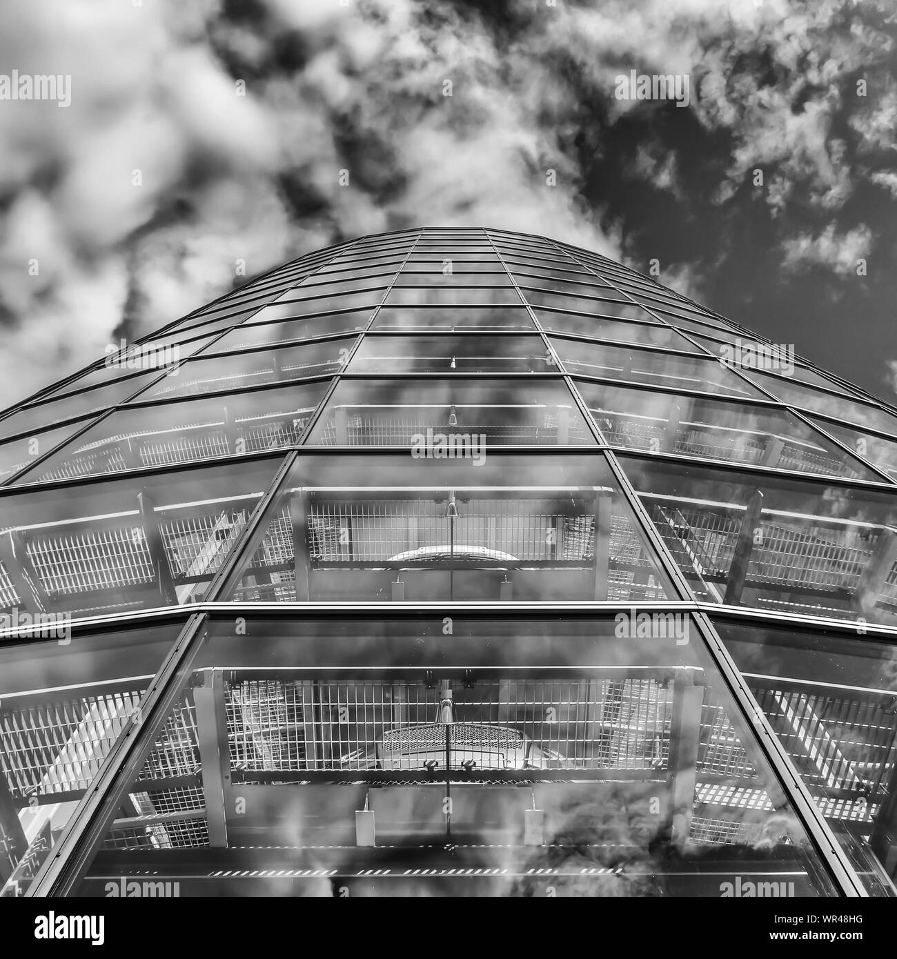 Tall contemporary building hi-res stock photography and images - Alamy