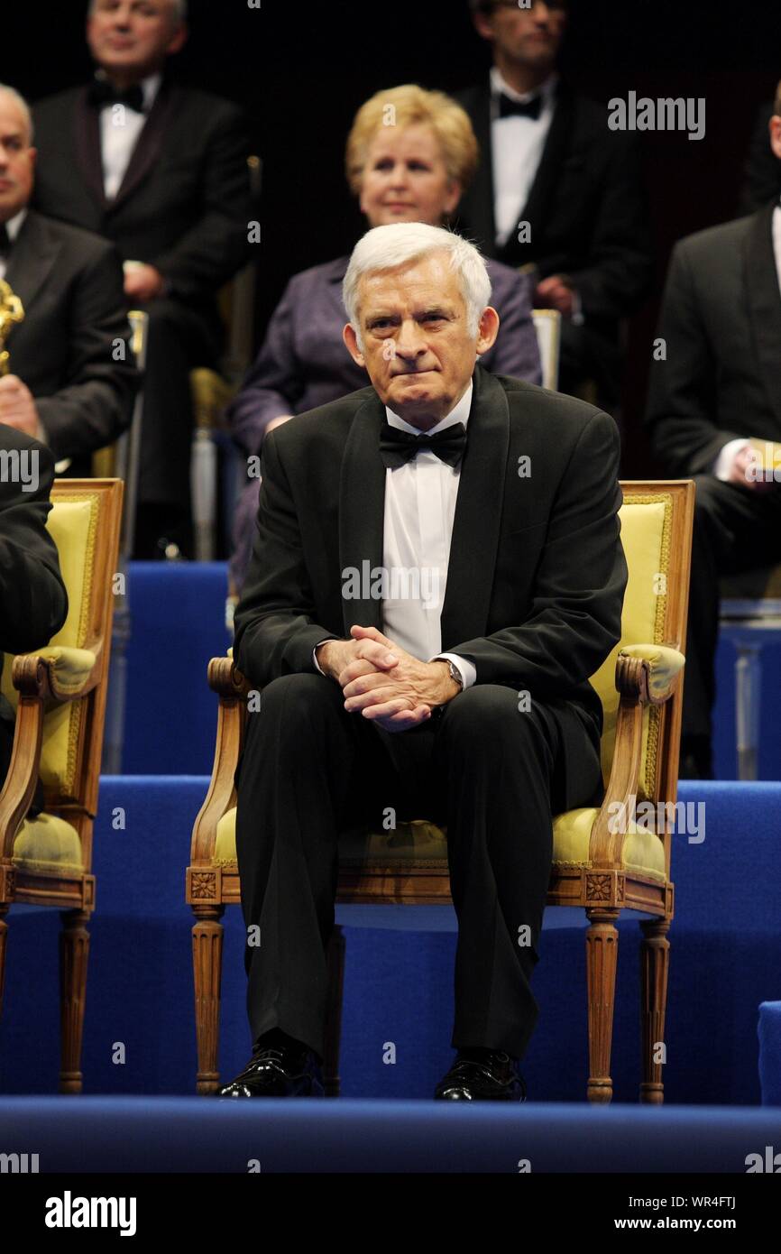 Business Center Club gala. 16 01 2010 Warsaw, Poland. Pictured: Jerzy Buzek Stock Photo