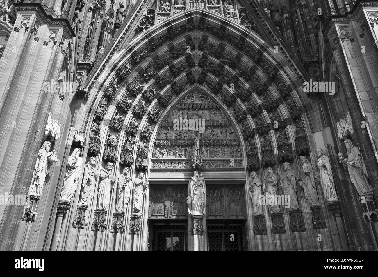 Cologne cathedral statue Black and White Stock Photos & Images - Alamy