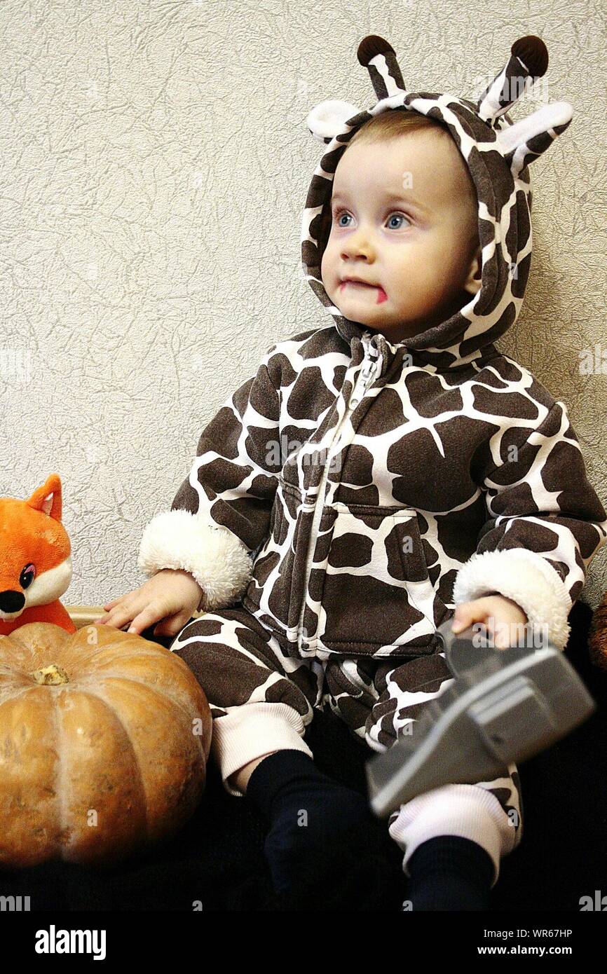Boy wearing halloween costume hi-res stock photography and images - Alamy