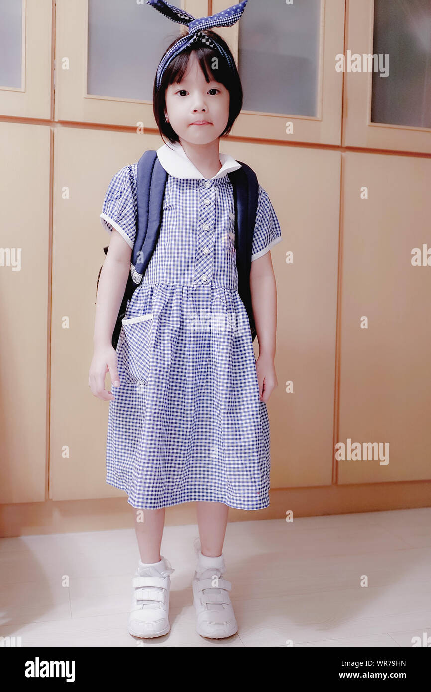 Indian school girl in uniform hi-res stock photography and images - Alamy