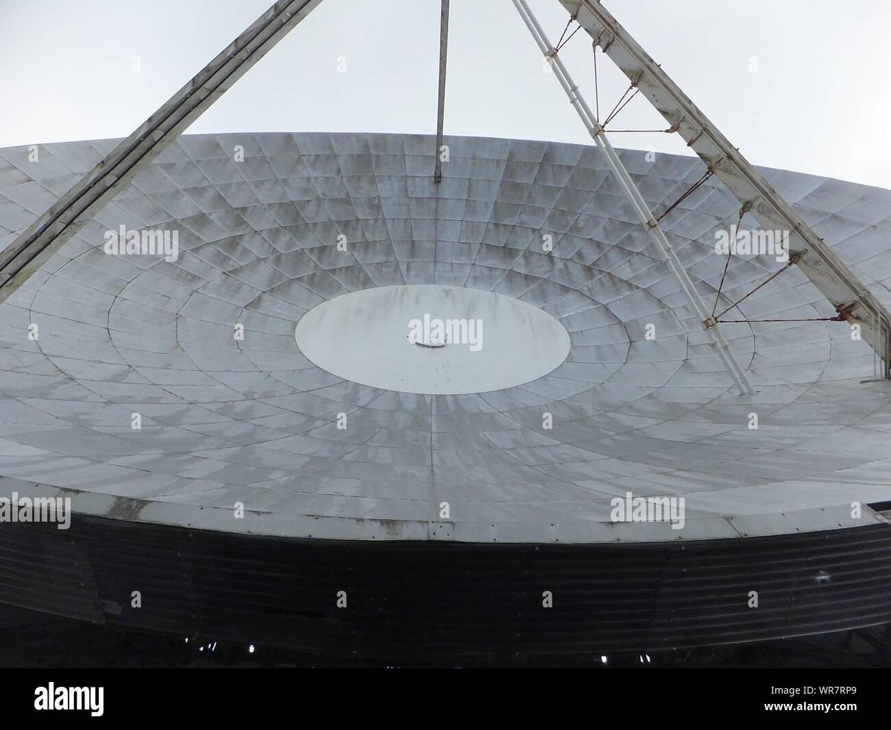 Large antenna hires stock photography and images Alamy