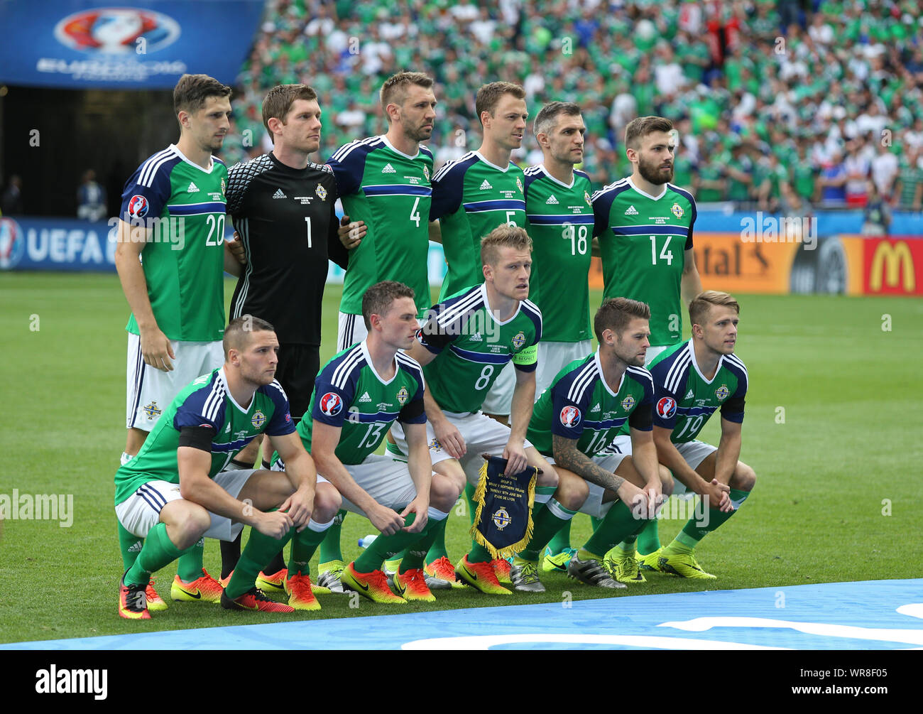 Северная ирландия футбол. Сборная северной ирландии. Ирландская лига. Женский гэльский футбол. Сборная северной ирландии.