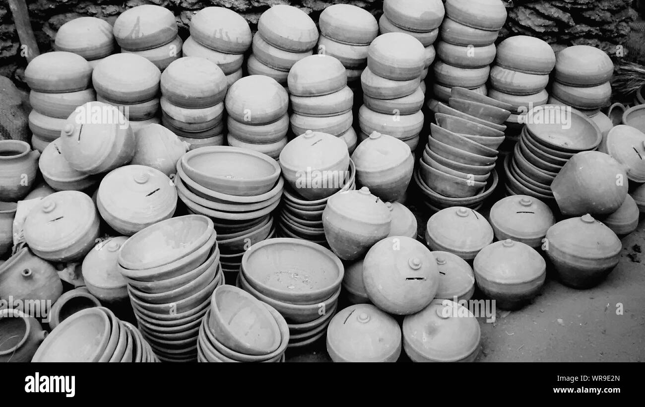 Ceramic dishes hires stock photography and images Alamy