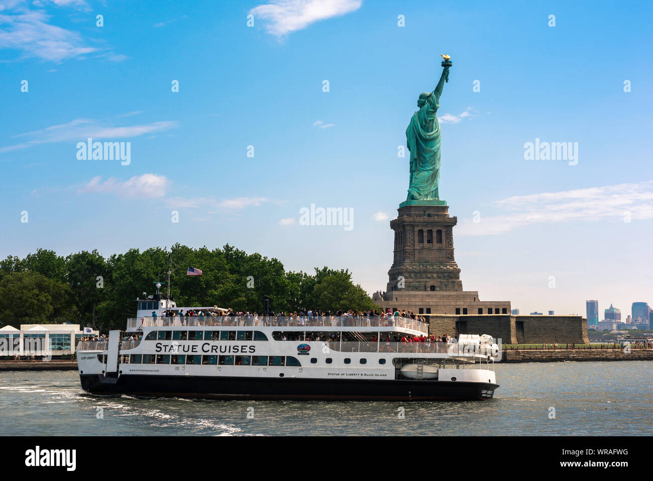 Statue of liberty ferry hi-res stock photography and images - Alamy