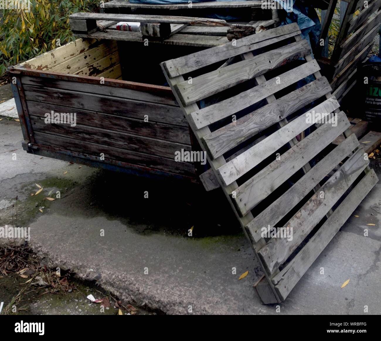 Download Box On Pallet High Resolution Stock Photography And Images Alamy